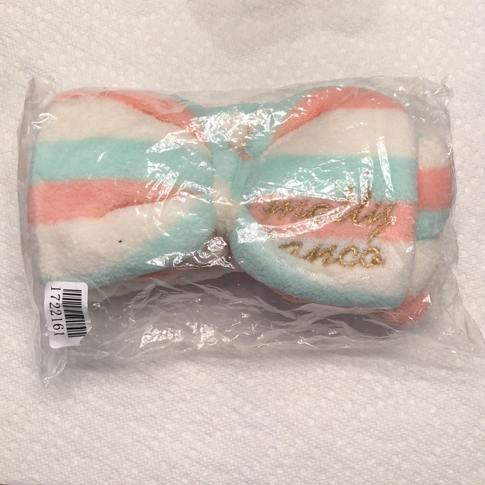 Brand new bowtie hairband